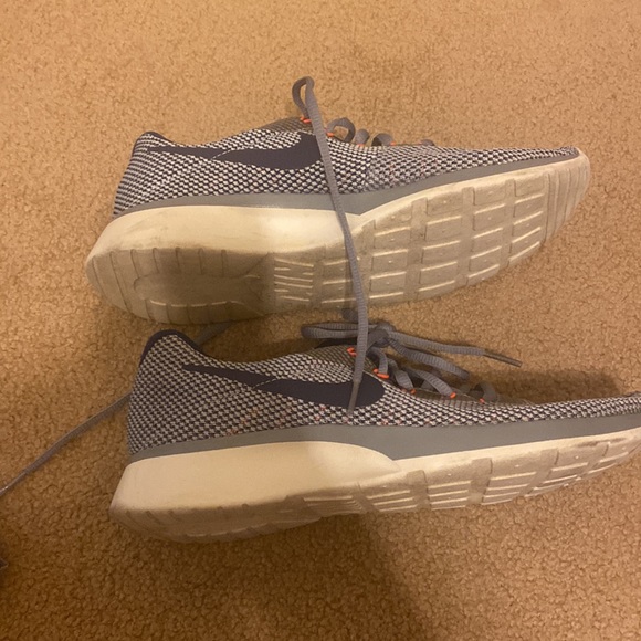 COPY - Nike training shoes - Picture 2 of 4